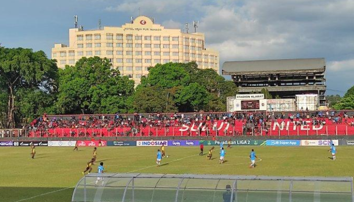 Sulut United memperoleh keunggulan 2-0 atas Persewar pada awal babak kedua berkat gol yang dicetak oleh Rosi Noprihanis.