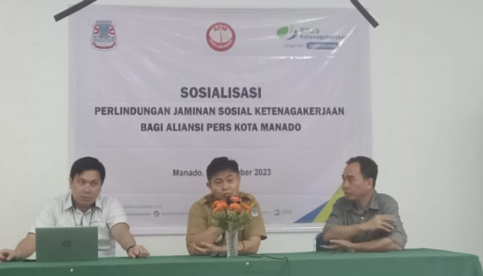 Paul Sualang, Kepala Dinas Ketenagakerjaan Manado, David Sondakh dari BPJS Manado, serta Steven Rondonuwu, yang merupakan Ketua APM Manado