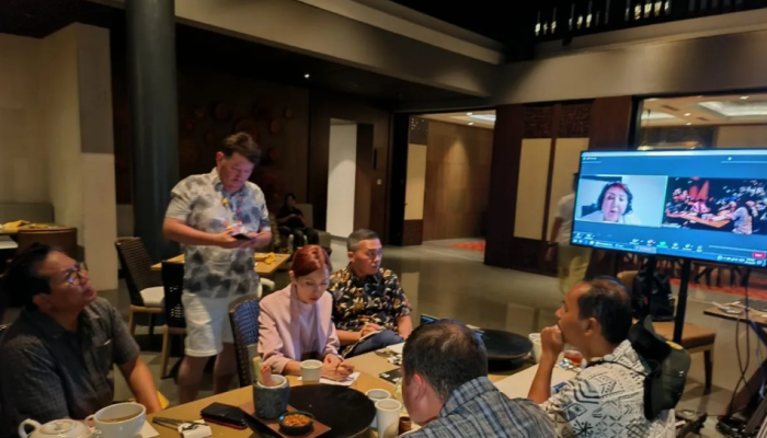 Dubes RI untuk Kazakhstan Fadjroel Rachman menghadiri pembahasan kerja sama pariwisata Indonesia-Kazakhstan di Bali.