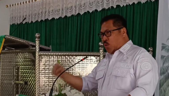 Jan Maringka, Inspektur Jenderal Kementerian Pertanian, berada di Gereja KGPM, Kota Manado.