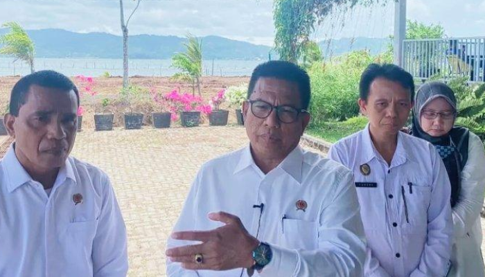Kementerian PUPR dan ATR/BPN melakukan aktivitas menentukan batas wilayah di sekitar Danau Tondano, Minahasa, Sulawesi Utara.