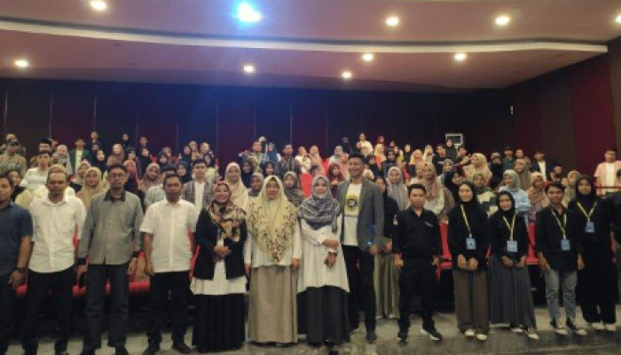 Narasumber dan peserta Sekolah Kebangsaan di Kampus IAIN Manado.
