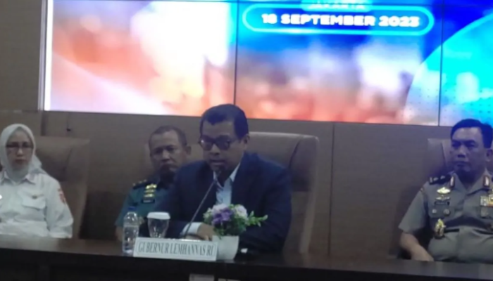 Gubernur Lemhannas, Andi Widjajanto, dalam konferensi "Menuju Kematangan Demokrasi Indonesia" di Gedung Lemhannas RI, Jakarta.