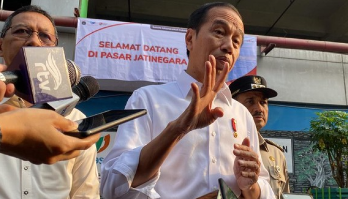 Potret: Presiden Jokowi Setelah Melakukan Kunjungan ke Pasar Jatinegara