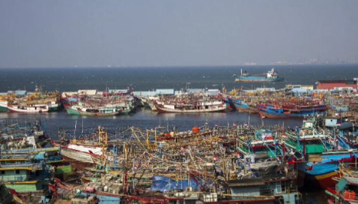 Beberapa kapal nelayan berlabuh di Pelabuhan Perikanan Jakarta Utara, Jakarta, pada hari Senin, tanggal 18 September 2023.