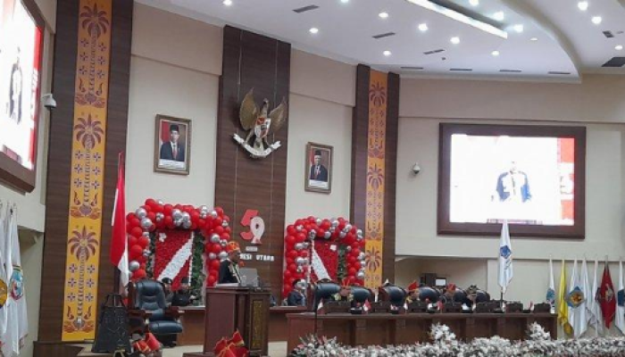 Olly Dondokambey berbicara saat Rapat Paripurna Hut ke-59 Provinsi Sulut pada Sabtu, 23 September 2023.