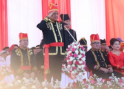 Gubernur Sulawesi Utara (Sulut), Olly Dondokambey, memimpin Upacara Peringatan HUT ke-59 Provinsi Sulut sebagai Inspektur.