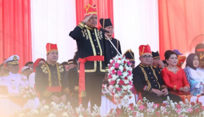 Gubernur Sulawesi Utara (Sulut), Olly Dondokambey, memimpin Upacara Peringatan HUT ke-59 Provinsi Sulut sebagai Inspektur.