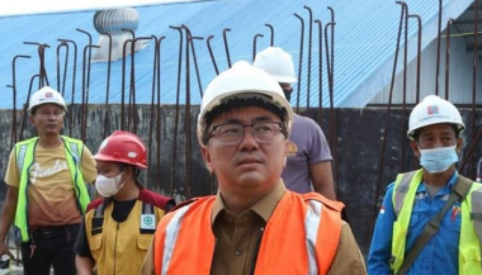 Walikota Andrei Angouw Tetap Fokus Membangun Kota Manado.