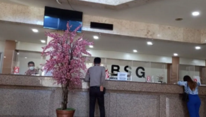 Aktivitas nasabah di Bank Sulutgo berkurang karena beralih ke layanan digital.