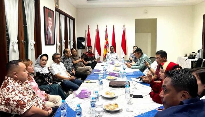 Relawan dari Gapura Nusantara Sulut telah menghadiri pertemuan koordinasi dengan Dewan Pimpinan Pusat (DPP) Gapura Nusantara di Kantor Pusat Nasional.