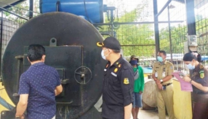 Pihak Kejari Manado Saat Melakukan Pemeriksaan Alat Incenerator, beberapa waktu lalu