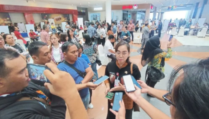 Kepala Disnakertrans Sulawesi Utara, Rahel Rotinsulu, menyatakan job fair di wilayah tersebut membuka 1.195 lowongan pekerjaan.