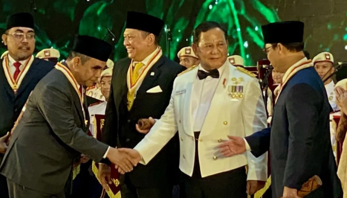 Menteri Pertahanan Prabowo Subianto hadir di gala dinner "Dirgahayu TNI 05 Oktober 1946–05 Oktober 2023" di Gedung Kemenhan, Jakarta pada Senin malam (9/10/2023).