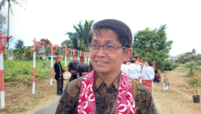 Pada Sabtu, 30 September 2023, Winter Marbun, Kepala Otoritas Jasa Keuangan (OJK) Sulutgomalut, berada di Manado.